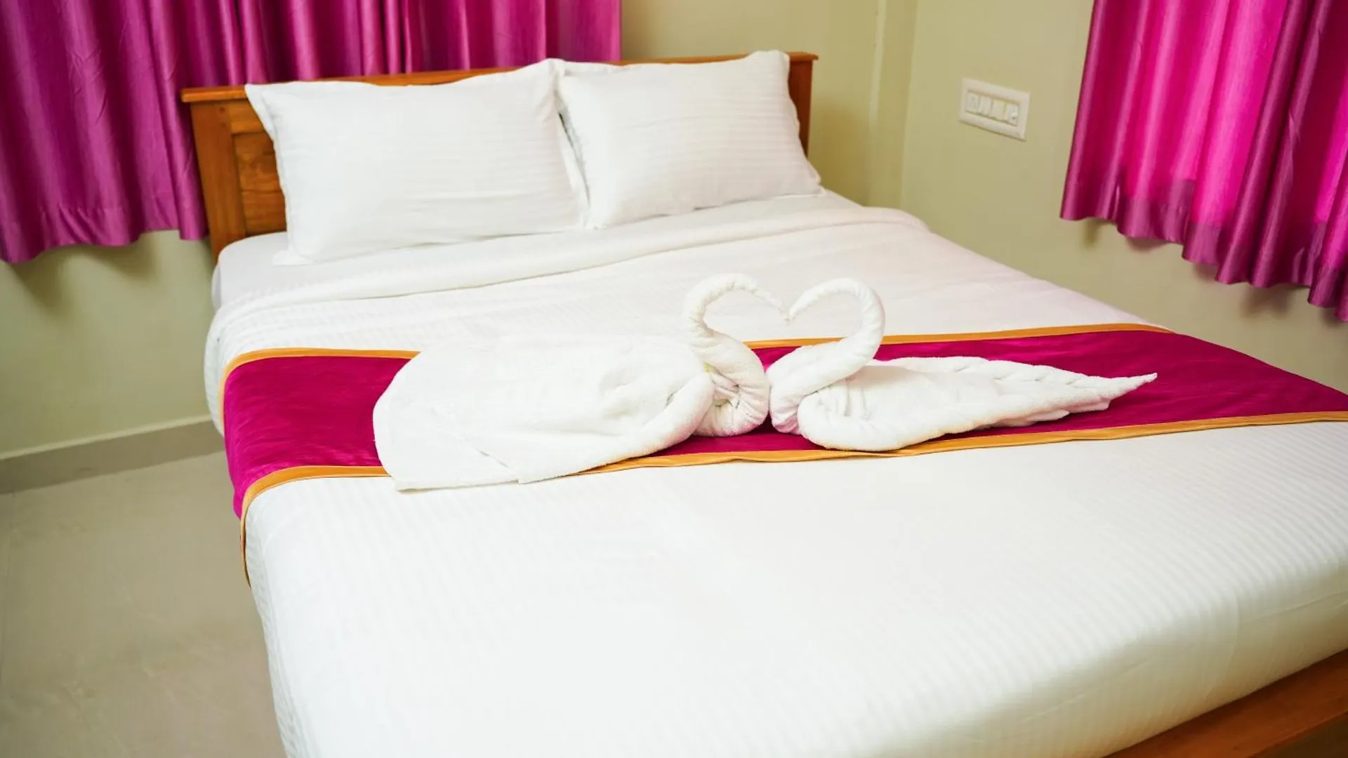 Gmr Suites contacts
